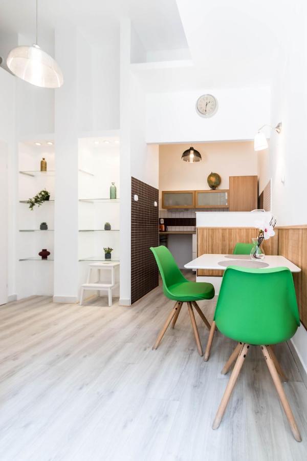 Leda'S Apartment Next To The Danube And Fashion Street Budapest Exteriör bild