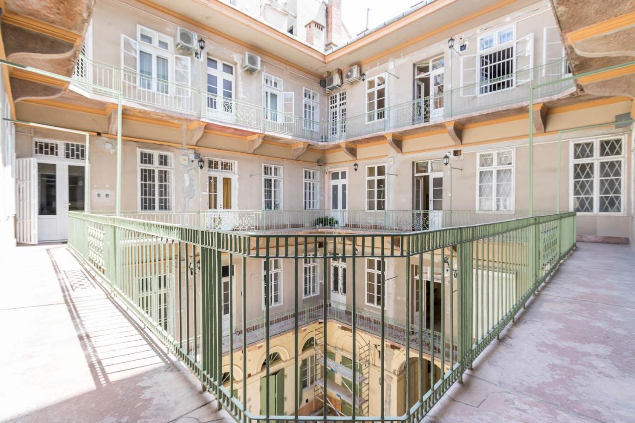 Leda'S Apartment Next To The Danube And Fashion Street Budapest Exteriör bild